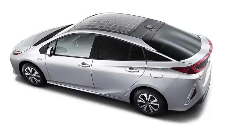 Toyota Prius Solar: Tổng Quan Về Công Nghệ Năng Lượng Mặt Trời Trên Xe Hybrid