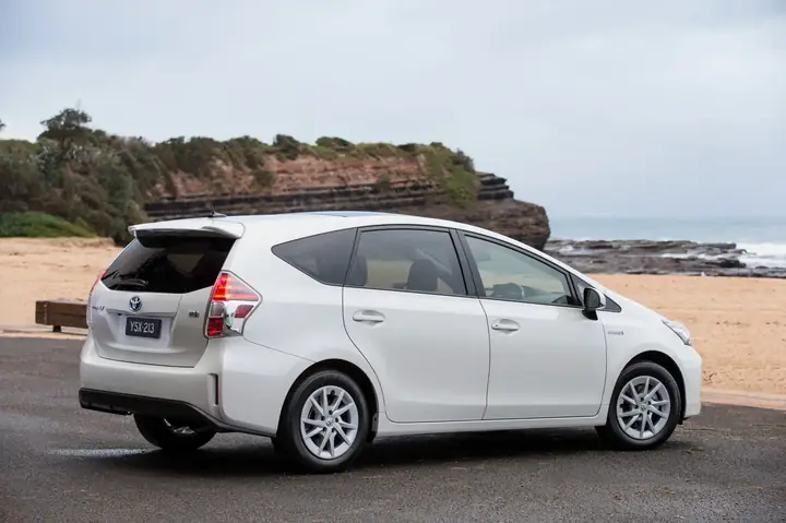 Toyota Prius V: Tổng Quan Và Những Điểm Đáng Chú Ý Toyota Prius V: Tổng Quan Và Những Điểm Đáng Chú Ý