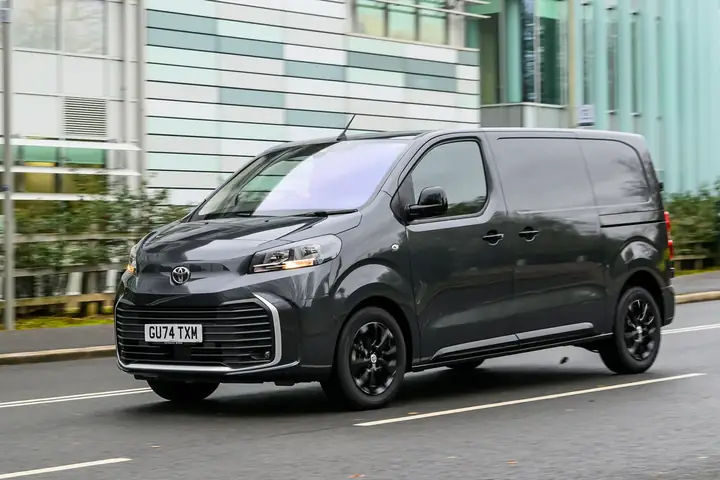 Toyota Proace Là Gì? Tổng Quan Đầy Đủ Về Mẫu Xe Thương Mại