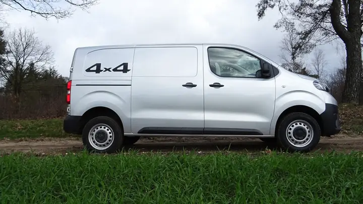 Toyota Proace 4x4 – Đánh Giá Toàn Diện Chiếc Xe Thương Nhẹ Đa Năng Với Hệ Thống Dẫn Động Bốn Bánh Toyota Proace 4x4 – Đánh Giá Toàn Diện Chiếc Xe Thương Nhẹ Đa Năng Với Hệ Thống Dẫn Động Bốn Bánh