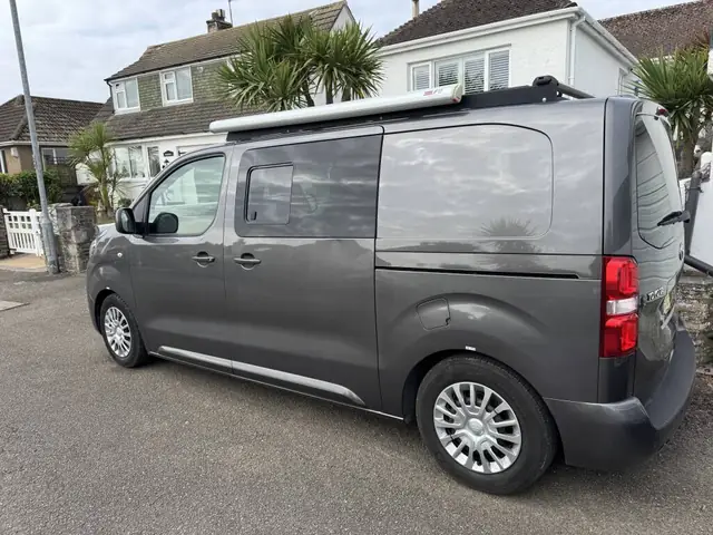 Toyota Proace Camper: Khám Phá Chiếc Xe Cắm Trại Đỉnh Cao Cho Những Cuộc Phiêu Lưu Không Giới Hạn Toyota Proace Camper: Khám Phá Chiếc Xe Cắm Trại Đỉnh Cao Cho Những Cuộc Phiêu Lưu Không Giới Hạn