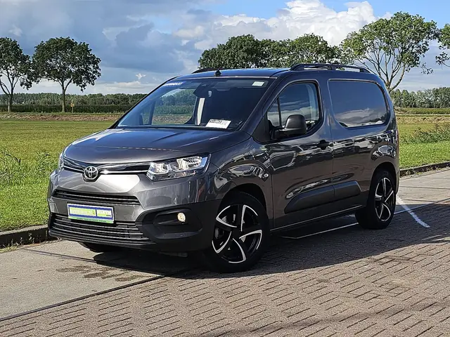 Toyota Proace City: Hướng Dẫn Toàn Diện Về Xe Hơi Thương Mại Nhỏ Gọn Và Hiệu Quả