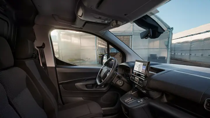 Toyota Proace Interieur: Khám Phá Không Gian Nội Thất Đỉnh Cao Cho Doanh Nhân Và Gia Đình Toyota Proace Interieur: Khám Phá Không Gian Nội Thất Đỉnh Cao Cho Doanh Nhân Và Gia Đình