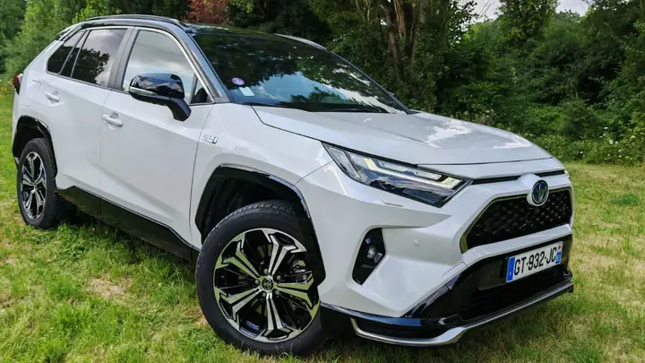 Toyota Rav4 Hybrid – Tổng Quan, Tính Năng Và Lời Khuyên Mua Xe