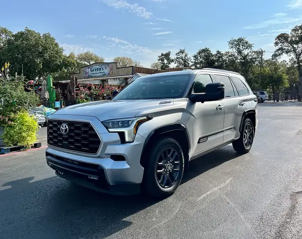 Toyota Sequoia Platinum – Đánh Giá Chi Tiết Và Những Điều Bạn Cần Biết Toyota Sequoia Platinum – Đánh Giá Chi Tiết Và Những Điều Bạn Cần Biết