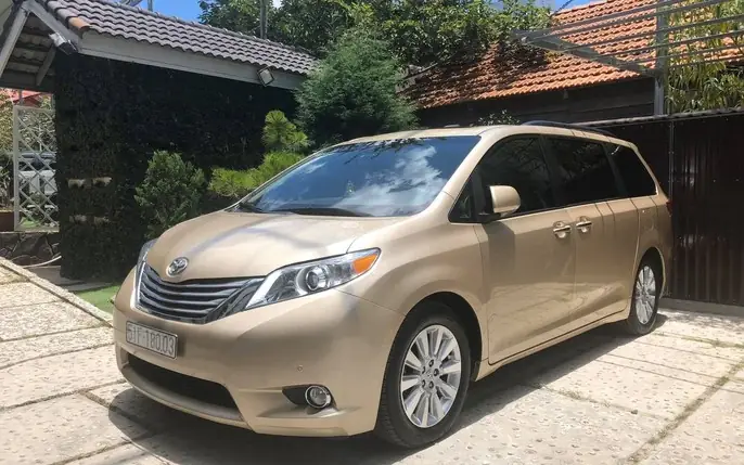 Toyota Sienna Cũ: Hướng Dẫn Mua Xe Đã Qua Sử Dụng An Toàn Và Hợp Lý Toyota Sienna Cũ: Hướng Dẫn Mua Xe Đã Qua Sử Dụng An Toàn Và Hợp Lý