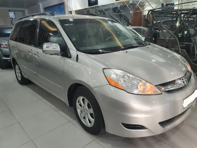 Toyota Sienna Cũ: Hướng Dẫn Mua Xe Đã Qua Sử Dụng An Toàn Và Hợp Lý Toyota Sienna Cũ: Hướng Dẫn Mua Xe Đã Qua Sử Dụng An Toàn Và Hợp Lý