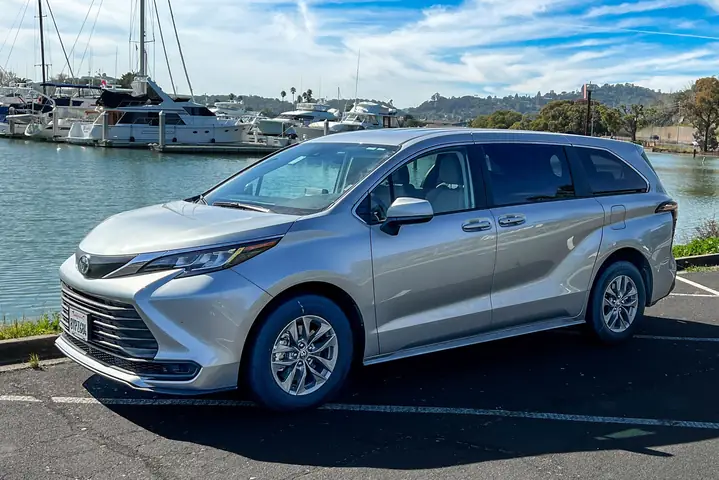 Toyota Sienna Reviews: Đánh Giá Toàn Diện 2026 Toyota Sienna Reviews: Đánh Giá Toàn Diện 2026