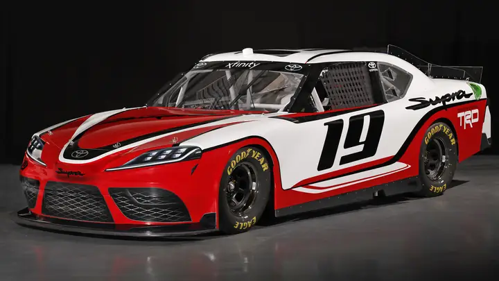 Toyota Supra Nascar: Câu Chuyện Huyền Thoại Của Một Siêu Xe Được Đưa Vào Đấu Trường Nascar Toyota Supra Nascar: Câu Chuyện Huyền Thoại Của Một Siêu Xe Được Đưa Vào Đấu Trường Nascar