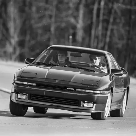 Toyota Supra Turbo: Tổng Quan Và Những Điểm Cần Biết Cho Người Đam Mê Xe Thể Thao