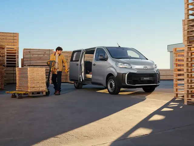 Toyota Transporter Là Gì? Tổng Quan Chi Tiết Và Các Phiên Bản