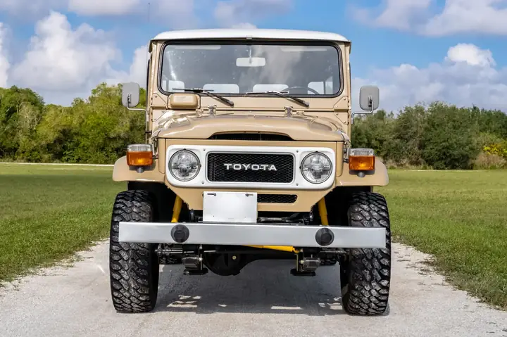 Toyota Troopy Là Gì? Đánh Giá Chi Tiết Và Thông Tin Cần Biết