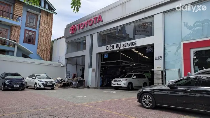 Toyota Trường Chinh: Tổng Quan Về Đại Lý Và Dịch Vụ Ô Tô Hàng Đầu