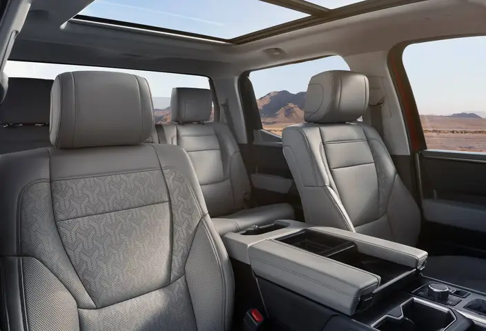 Toyota Tundra Interior: Đánh Giá Chi Tiết Và Những Điểm Nổi Bật Toyota Tundra Interior: Đánh Giá Chi Tiết Và Những Điểm Nổi Bật