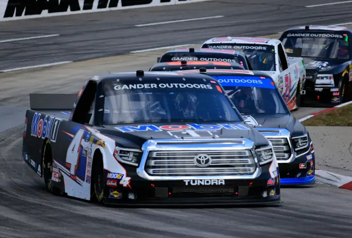 Toyota Tundra Nascar: Tổng Quan Về Sự Tham Gia Và Đóng Góp Của Mẫu Bán Tải Mạnh Mẽ Toyota Tundra Nascar: Tổng Quan Về Sự Tham Gia Và Đóng Góp Của Mẫu Bán Tải Mạnh Mẽ