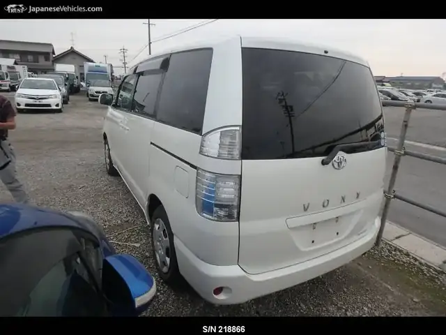 Toyota Vox Là Gì? Tổng Quan Chi Tiết Về Mẫu Xe Đa Năng Của Toyota