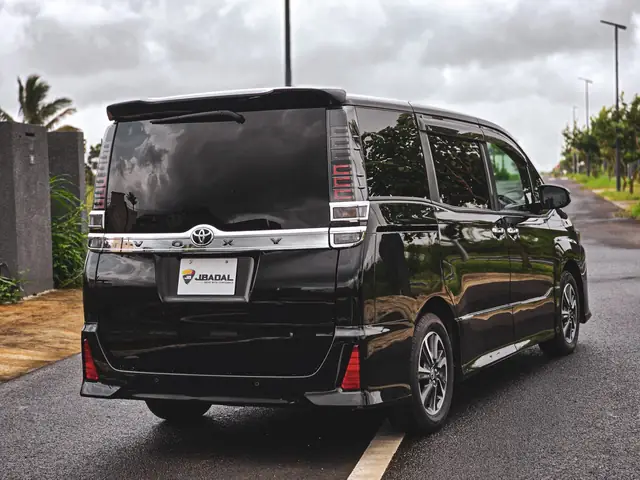 Toyota Voxy Là Gì? Tổng Quan Chi Tiết Về Mẫu Xe Gia Đình Đa Dụng