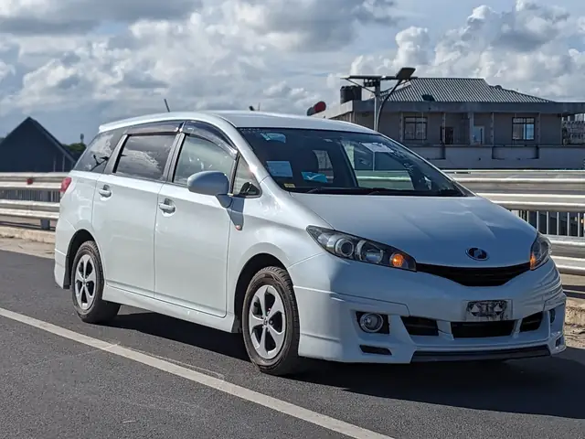Toyota Wish: Tổng Quan Về Mẫu Xe Gia Đình Đa Năng Và Đáng Tin Cậy