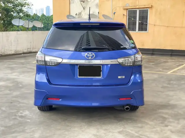 Toyota Wish: Tổng Quan Về Mẫu Xe Gia Đình Đa Năng Và Đáng Tin Cậy