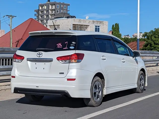 Toyota Wish: Tổng Quan Về Mẫu Xe Gia Đình Đa Năng Và Đáng Tin Cậy