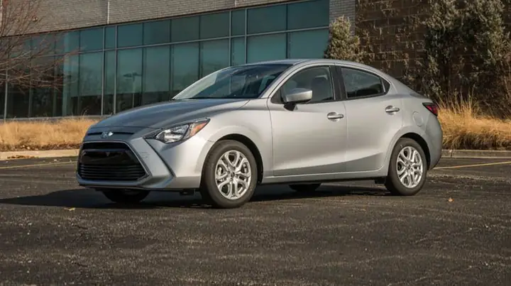 Toyota Yaris Ia: Tổng Quan, Tính Năng Và Đánh Giá Chi Tiết