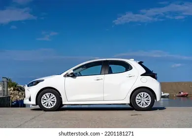 Toyota Yaris White: Tổng Quan Về Mẫu Xe Hạng B Đang Gây Chú Ý