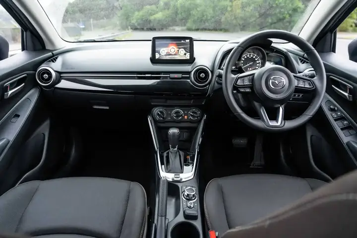 Ưu Điểm Xe Mazda 2: Khám Phá Những Lợi Thế Vượt Trội