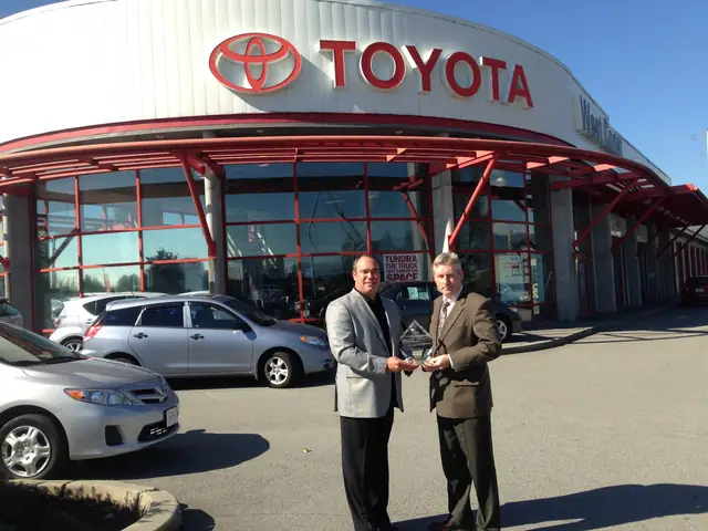 West Coast Toyota – Đối Tác Tin Cậy Cho Người Mua Xe Hơi Tại Bờ Tây West Coast Toyota – Đối Tác Tin Cậy Cho Người Mua Xe Hơi Tại Bờ Tây
