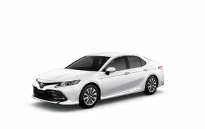 White Toyota Camry – Tất Cả Những Điều Bạn Cần Biết Về Mẫu Sedan Trắng Tinh Khiết
