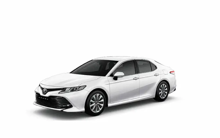 White Toyota Camry – Tất Cả Những Điều Bạn Cần Biết Về Mẫu Sedan Trắng Tinh Khiết