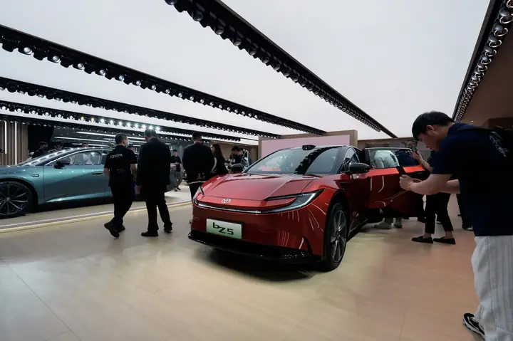 Who Owns Toyota? – Cấu Trúc Sở Hữu, Lịch Sử Và Tầm Ảnh Hưởng Toàn Cầu Who Owns Toyota? – Cấu Trúc Sở Hữu, Lịch Sử Và Tầm Ảnh Hưởng Toàn Cầu