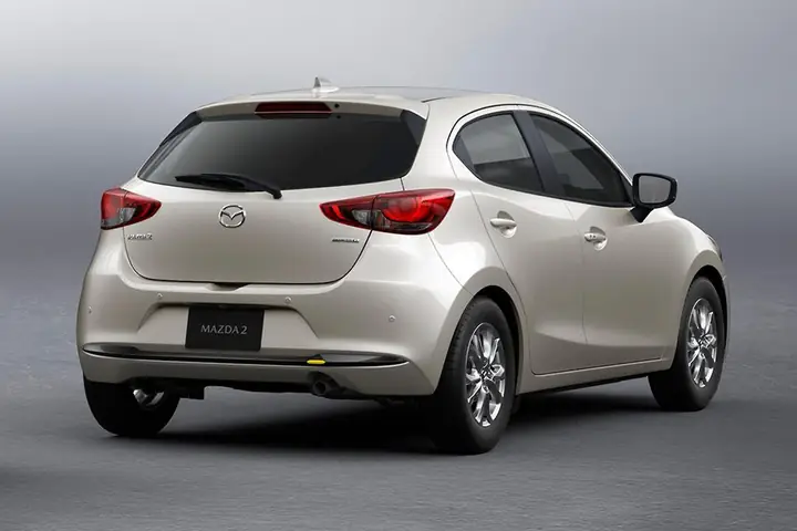 Tại Sao Mazda 2 Hatchback Lại Đắt Hơn Phiên Bản Sedan? Phân Tích Chuyên Sâu