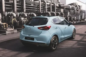 Tại Sao Mazda 2 Hatchback Lại Đắt Hơn Phiên Bản Sedan? Phân Tích Chuyên Sâu