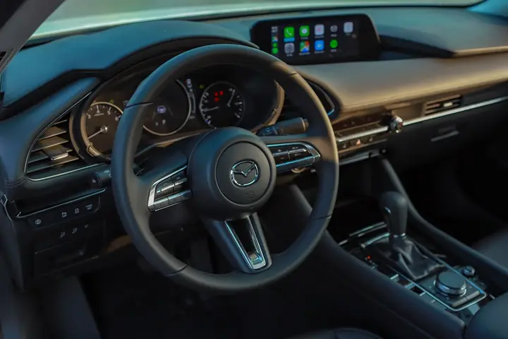 Xe Mazda 3 Ăn Xăng Như Thế Nào: Đánh Giá Chi Tiết Và So Sánh