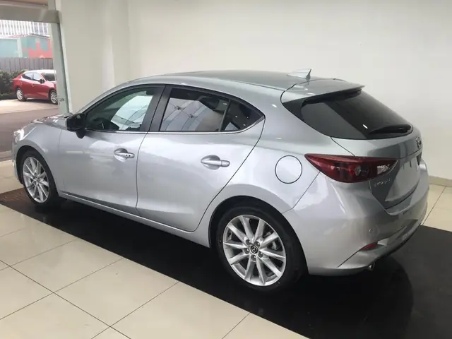 Mazda 3 Nhập Khẩu Từ Nhật Bản: Thông Tin Chi Tiết Cho Người Mua