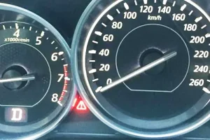 Xe Mazda Báo Lỗi Đèn Chấm Than Màu Đỏ: Hướng Dẫn Xử Lý & Nguyên Nhân Phổ Biến