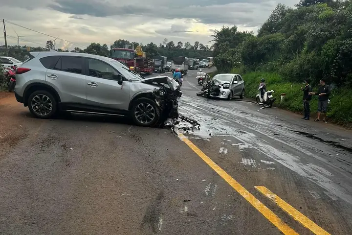 Xe Mazda Gặp Tai Nạn Ở Giao Thủy: Nguyên Nhân, Hậu Quả Và Cách Phòng Tránh