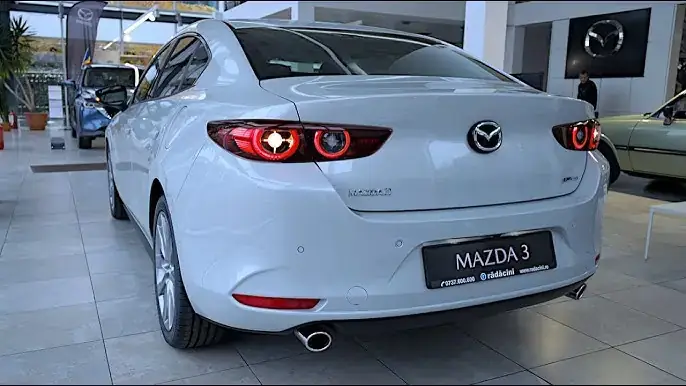 Mazda 3 Facelift 1.5 Sedan: Những Cập Nhật Đáng Chú Ý & Đánh Giá Toàn Diện