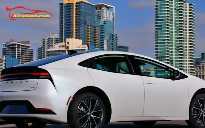 Toyota Prius – Biểu Tượng Của Công Nghệ Xe Hybrid Và Tương Lai Bền Vững Toyota Prius – Biểu Tượng Của Công Nghệ Xe Hybrid Và Tương Lai Bền Vững