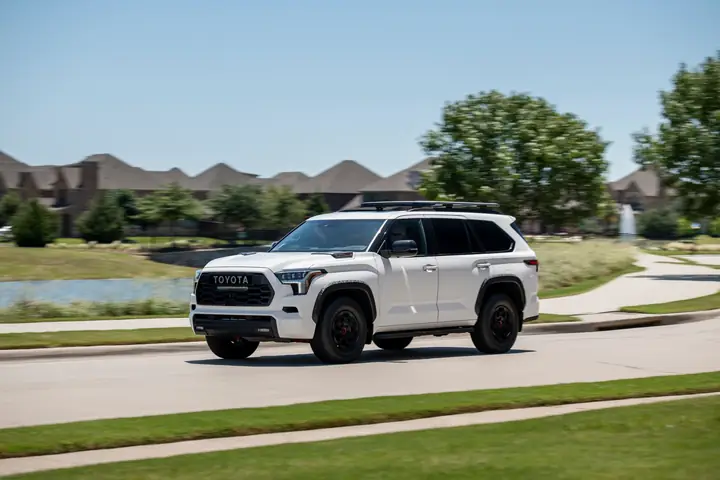 Toyota Sequoia: Khám Phá Đỉnh Cao Của Xe Suv Hạng Sang Và Độ Bền Vượt Trội Toyota Sequoia: Khám Phá Đỉnh Cao Của Xe Suv Hạng Sang Và Độ Bền Vượt Trội
