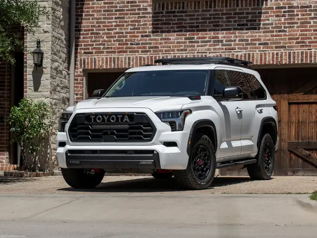 Toyota Sequoia: Khám Phá Đỉnh Cao Của Xe Suv Hạng Sang Và Độ Bền Vượt Trội Toyota Sequoia: Khám Phá Đỉnh Cao Của Xe Suv Hạng Sang Và Độ Bền Vượt Trội