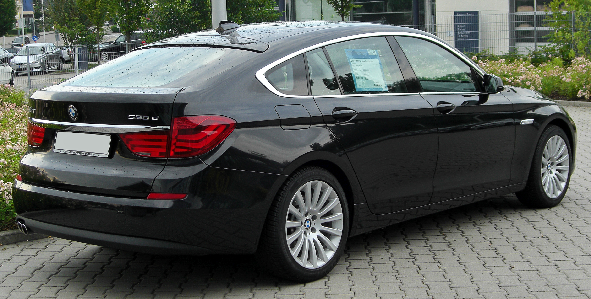 BMW 5 GT F07: Lựa Chọn Đẳng Cấp Hay Sai Lầm Chiến Lược? Phân Tích Chi Tiết Từ A-Z 2 bmw 5 gt f07 - Hình 4