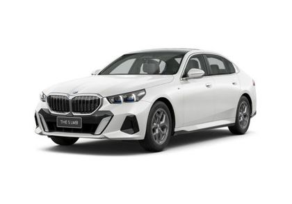 BMW 5 Series White – Đẳng Cấp Sang Trọng Và Sức Hút Vượt Thời Gian 3 bmw 5 series white - Hình 2