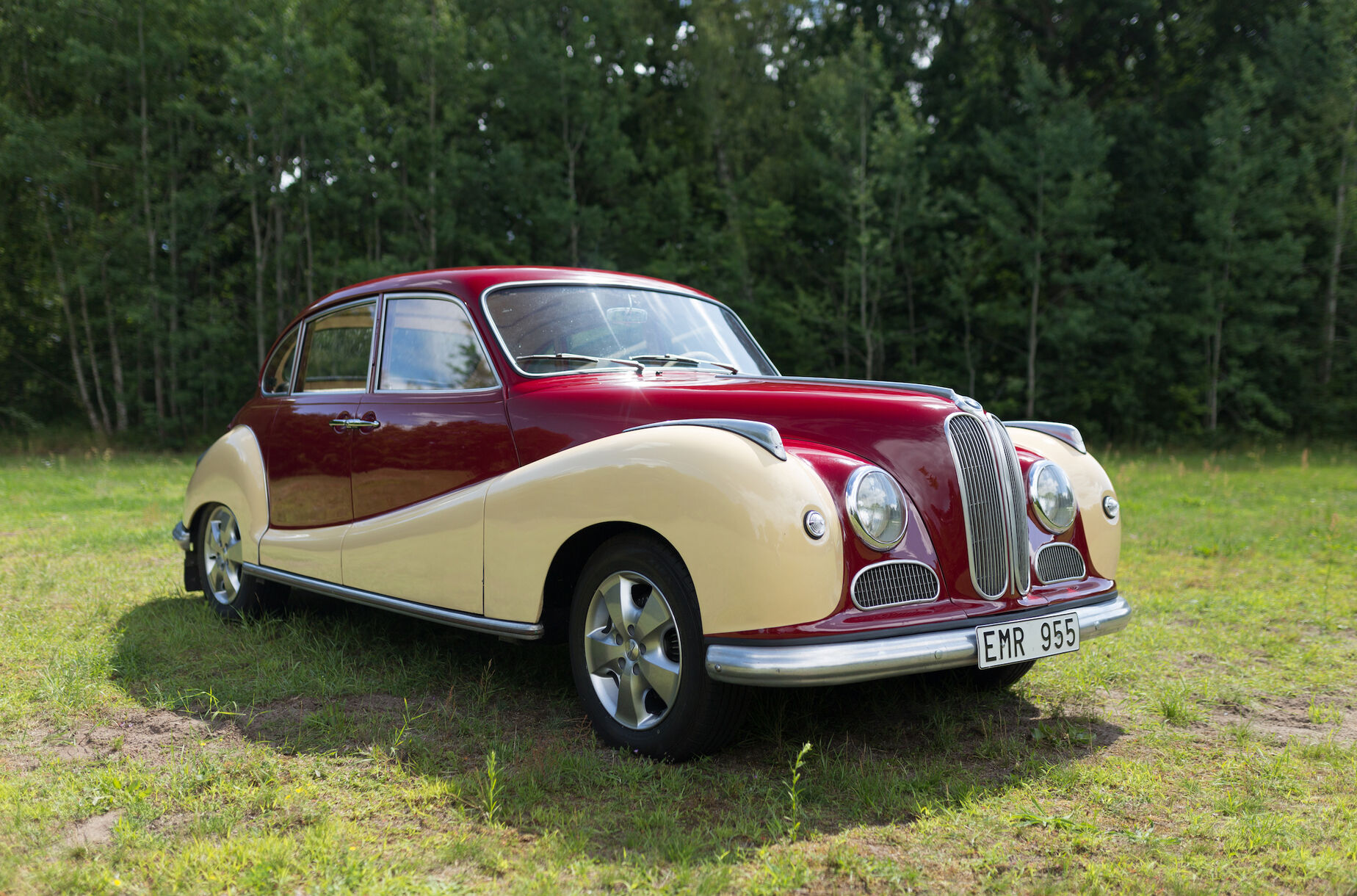 BMW 501a: Giải Mã Mã Số Bí Ẩn Trên Xe BMW – Từ Động Cơ Đến Trang Bị 4 bmw 501a - Hình 1