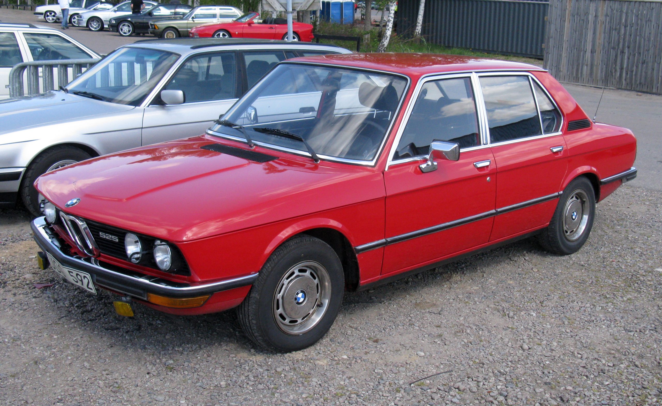 BMW 512i: Huyền Thoại Động Cơ 12 Xi-Lanh Từng Làm Nên Lịch Sử 2 bmw 512i - Hình 1