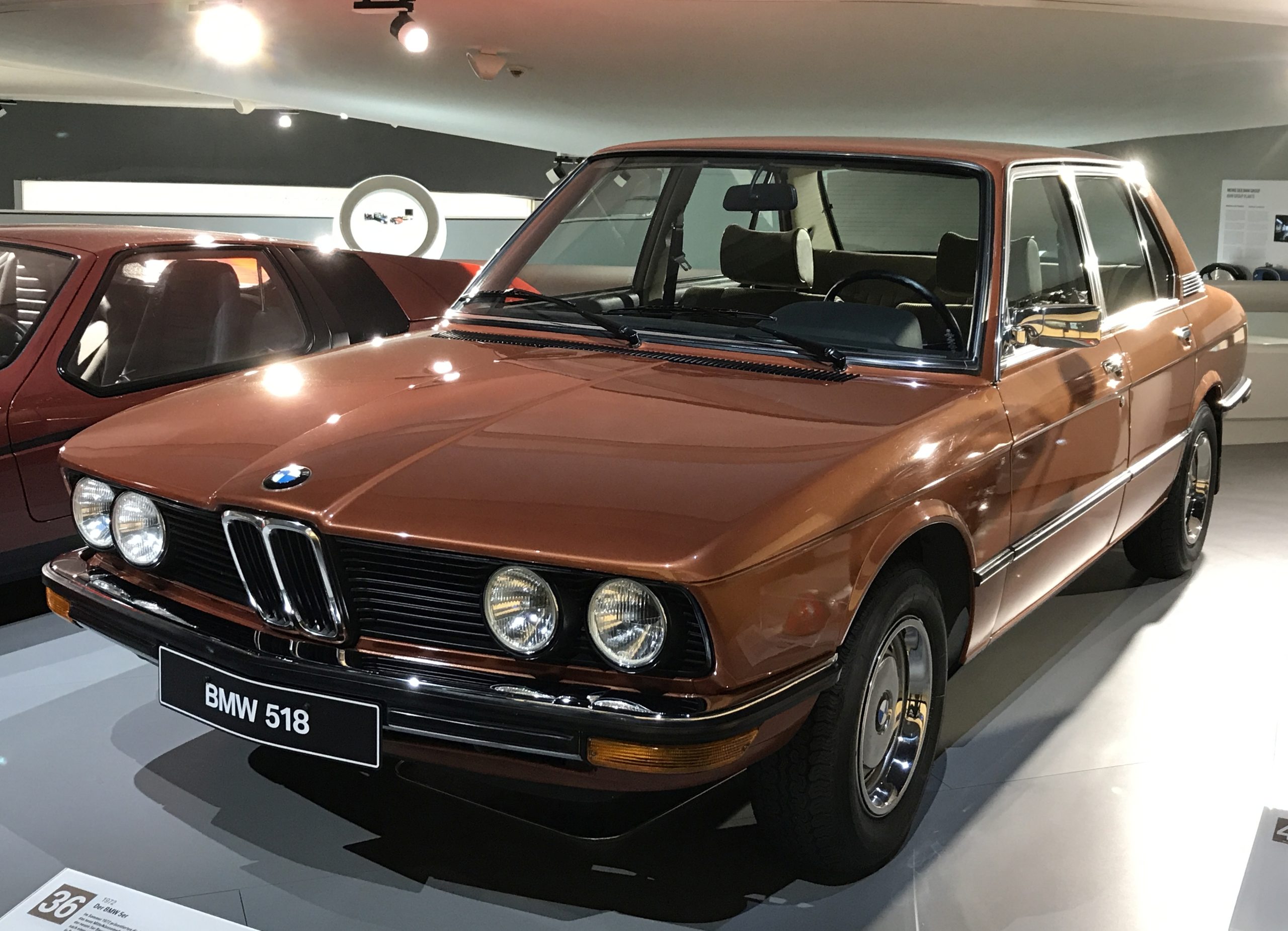 BMW 518: Lựa Chọn Xe Sang Hạng Trung Với Giá Cực Rẻ - Có Đáng Mua? 3 bmw 518 - Hình 3
