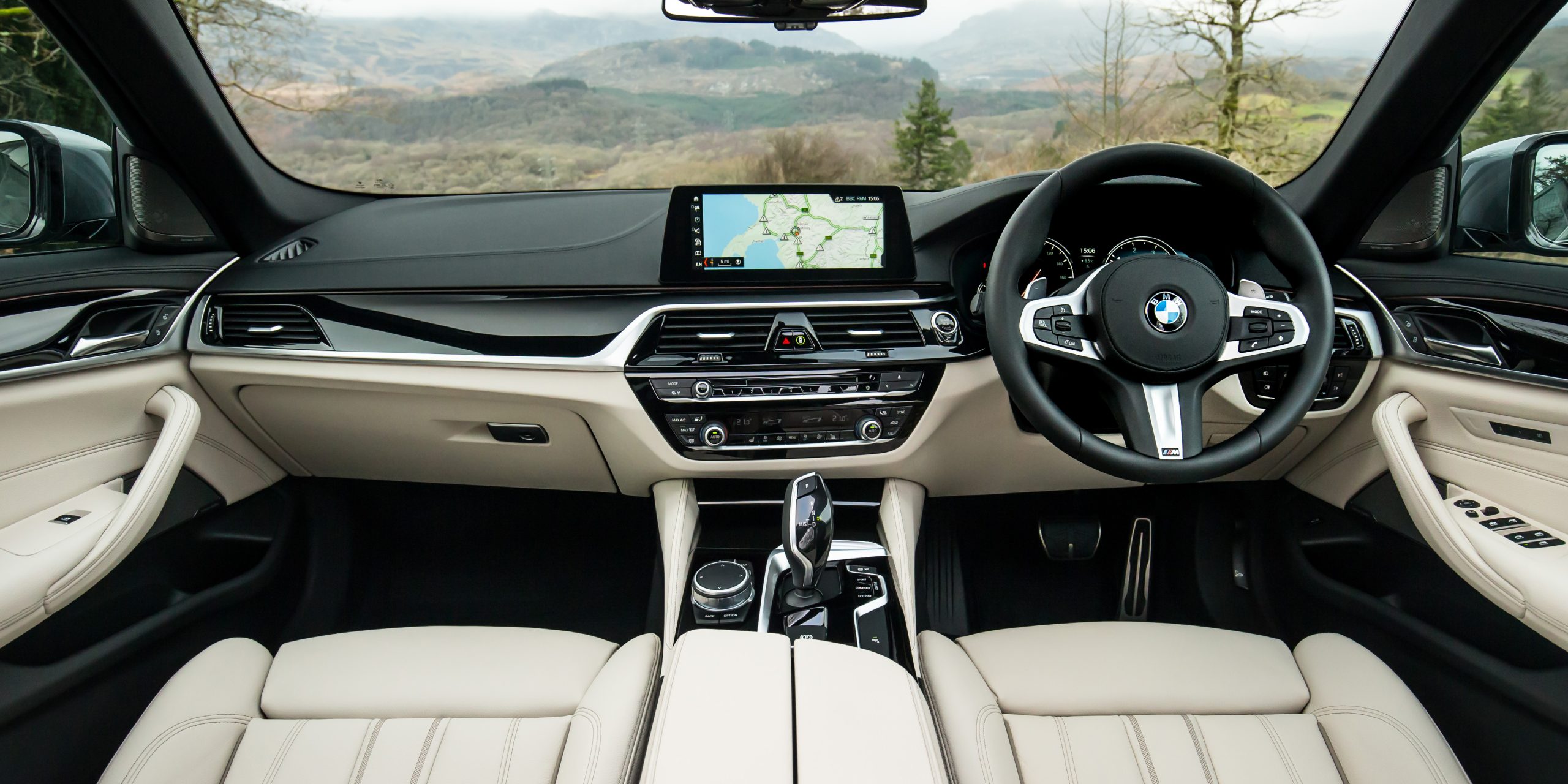 bmw 520i 2018 interior - Hình 2