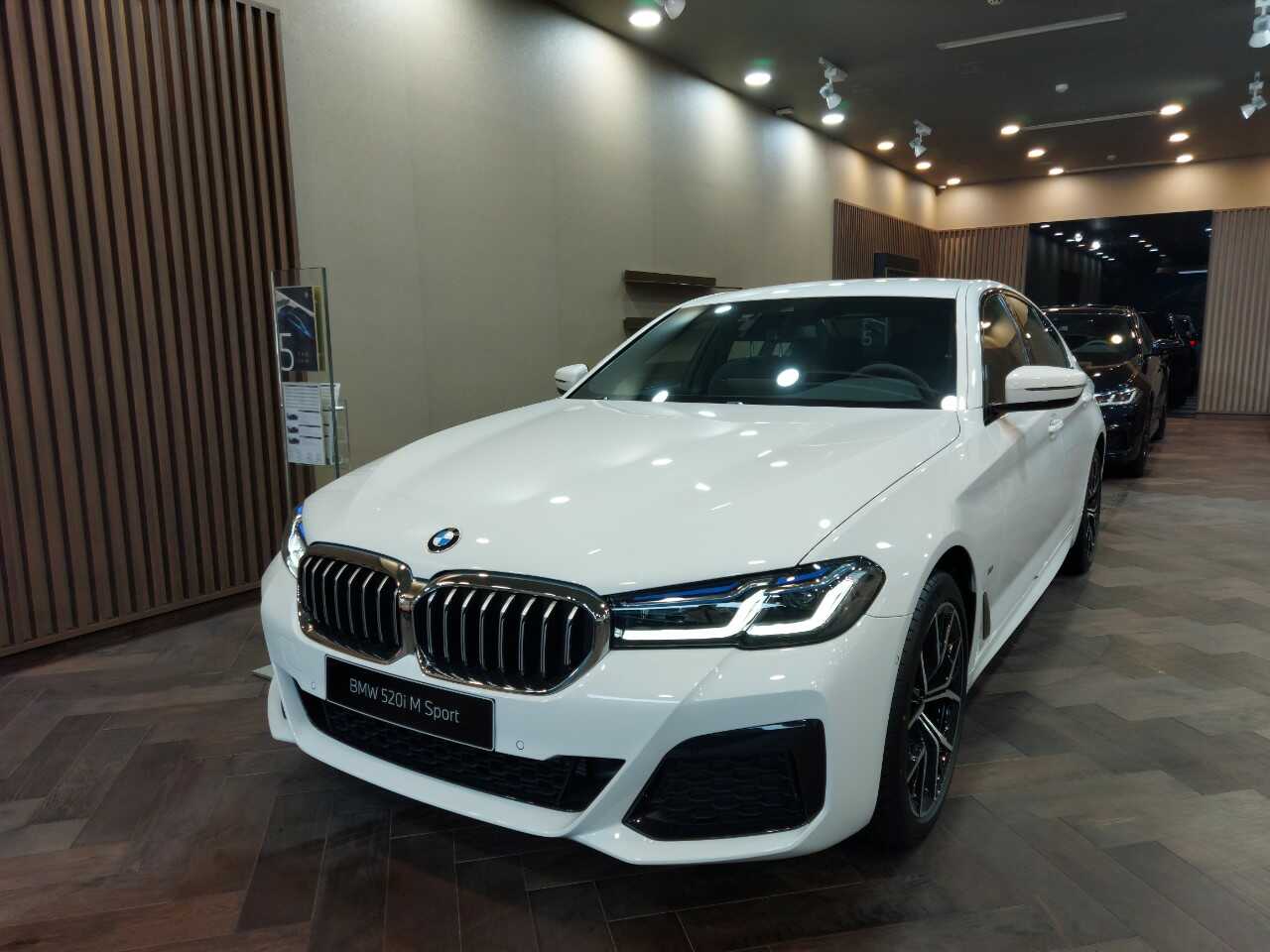 BMW 520Li: Đẳng Cấp Sedan Hạng Sang – Đánh Giá Chi Tiết Từ A Đến Z 1 bmw 520li - Hình 5