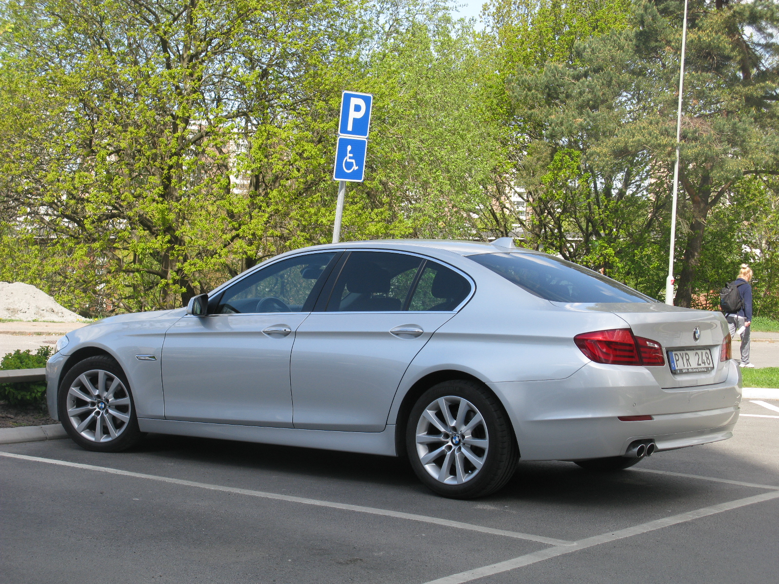 BMW 523i F10: Đánh giá chi tiết động cơ, vận hành và kinh nghiệm mua xe cũ 3 bmw 523i f10 - Hình 3