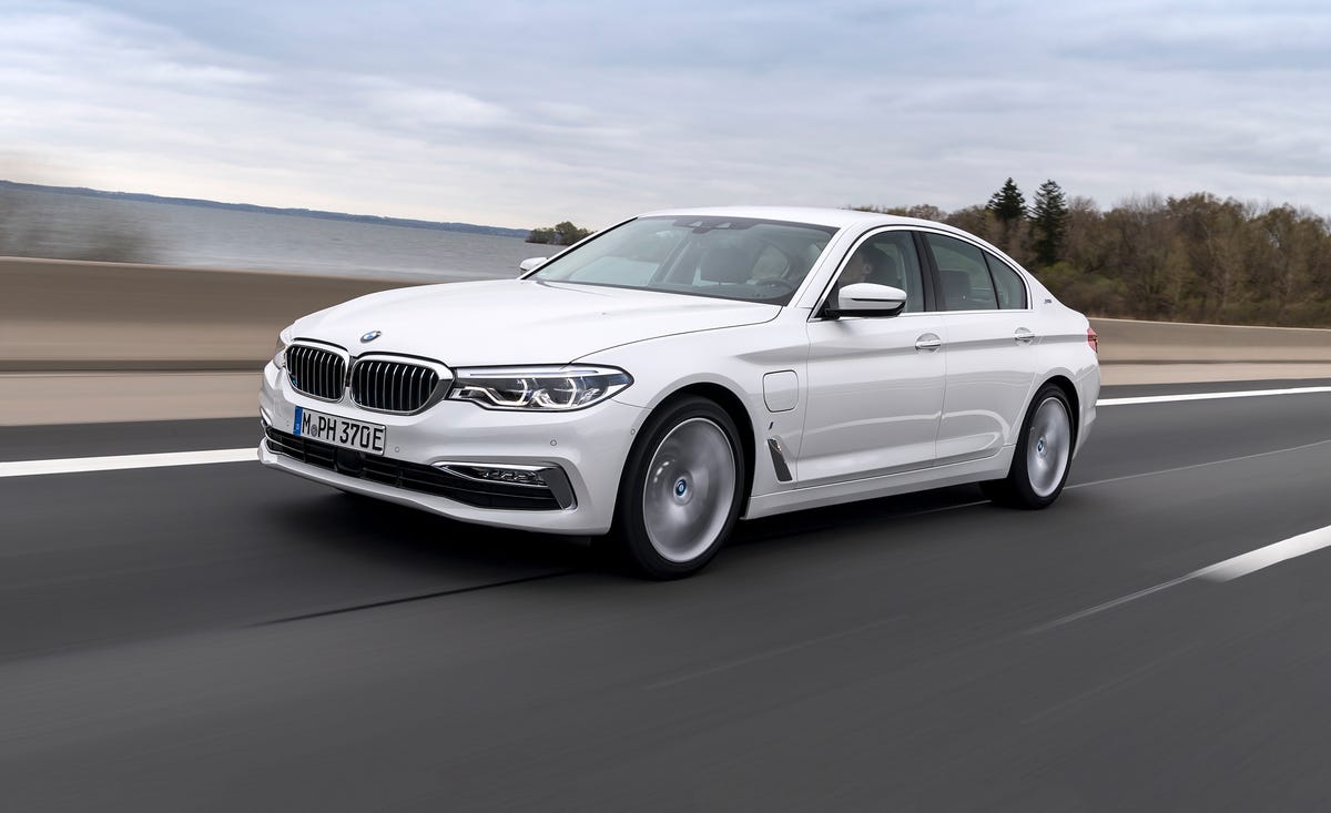 BMW 530e: Đánh giá chi tiết về mẫu sedan plug-in hybrid đáng mua nhất 2025 4 bmw 530e - Hình 1